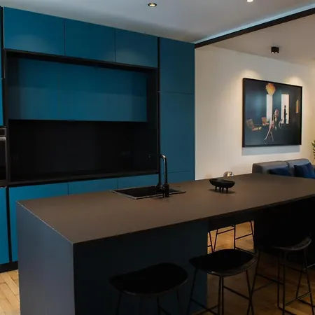 & Страсбург