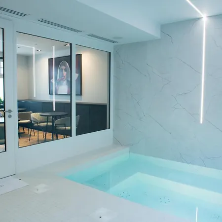 & Oda ve Kahvaltı 4*