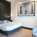 & 4* Straatsburg