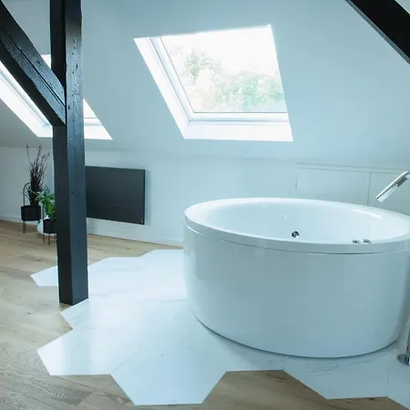 & 4*